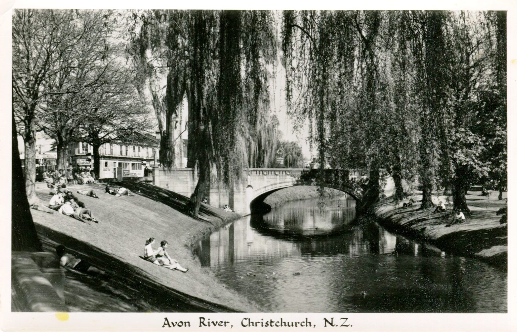 Christchurch The Avon River (1)