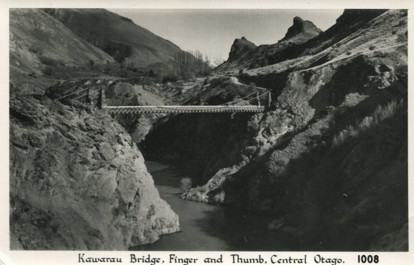 Queenstown-Kawarau Bridge, Finger & Thumb