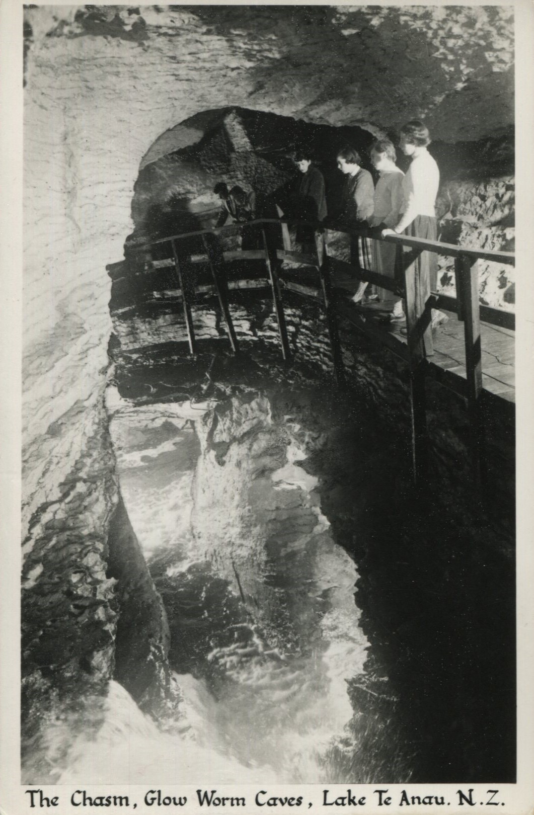 Te Anau-The Chasm-Glowworm Caves